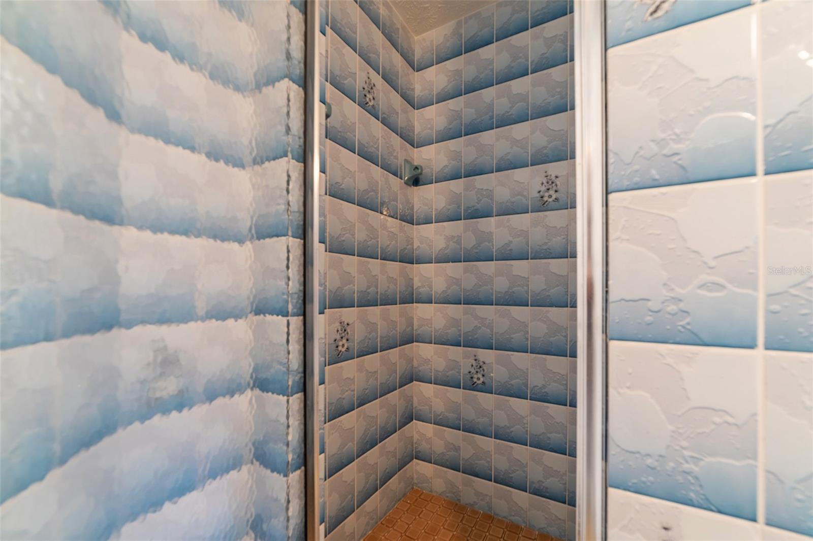 FLOR A MAR - Residential Lease