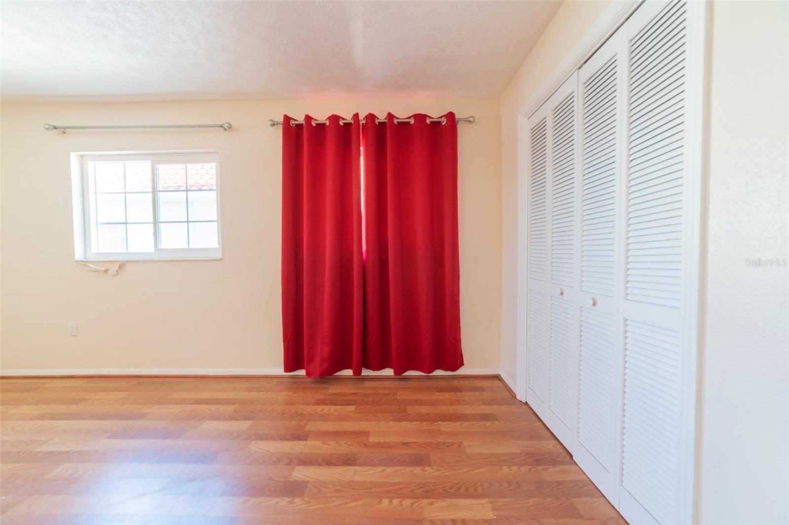 FLOR A MAR - Residential Lease