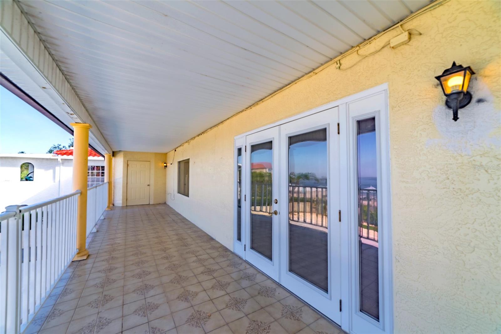 FLOR A MAR - Residential Lease