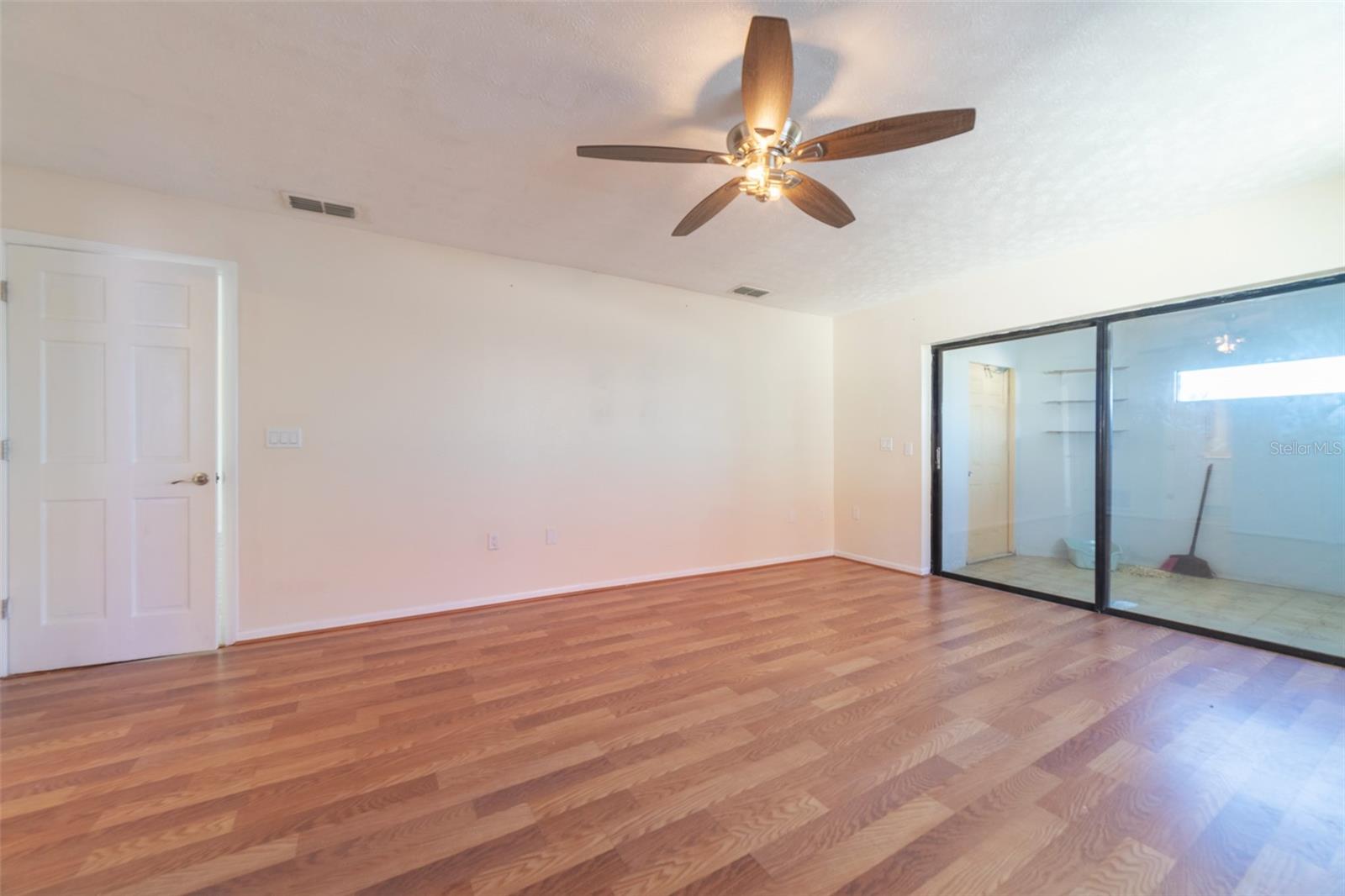 FLOR A MAR - Residential Lease