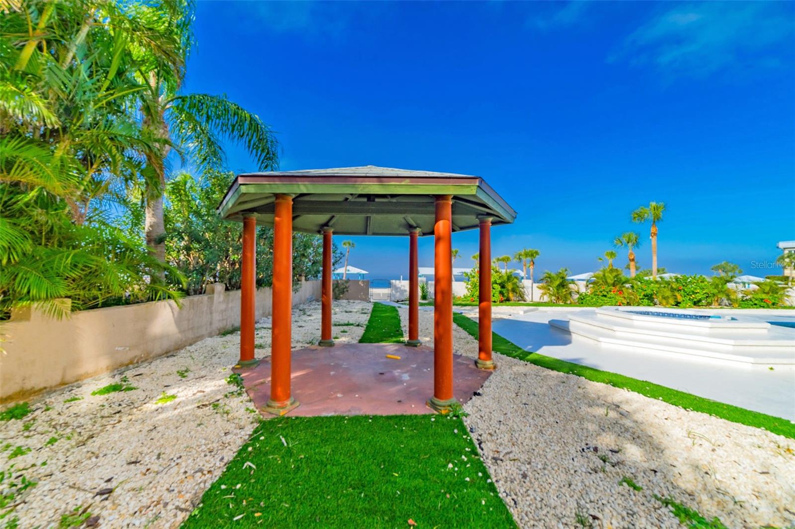 FLOR A MAR - Residential Lease