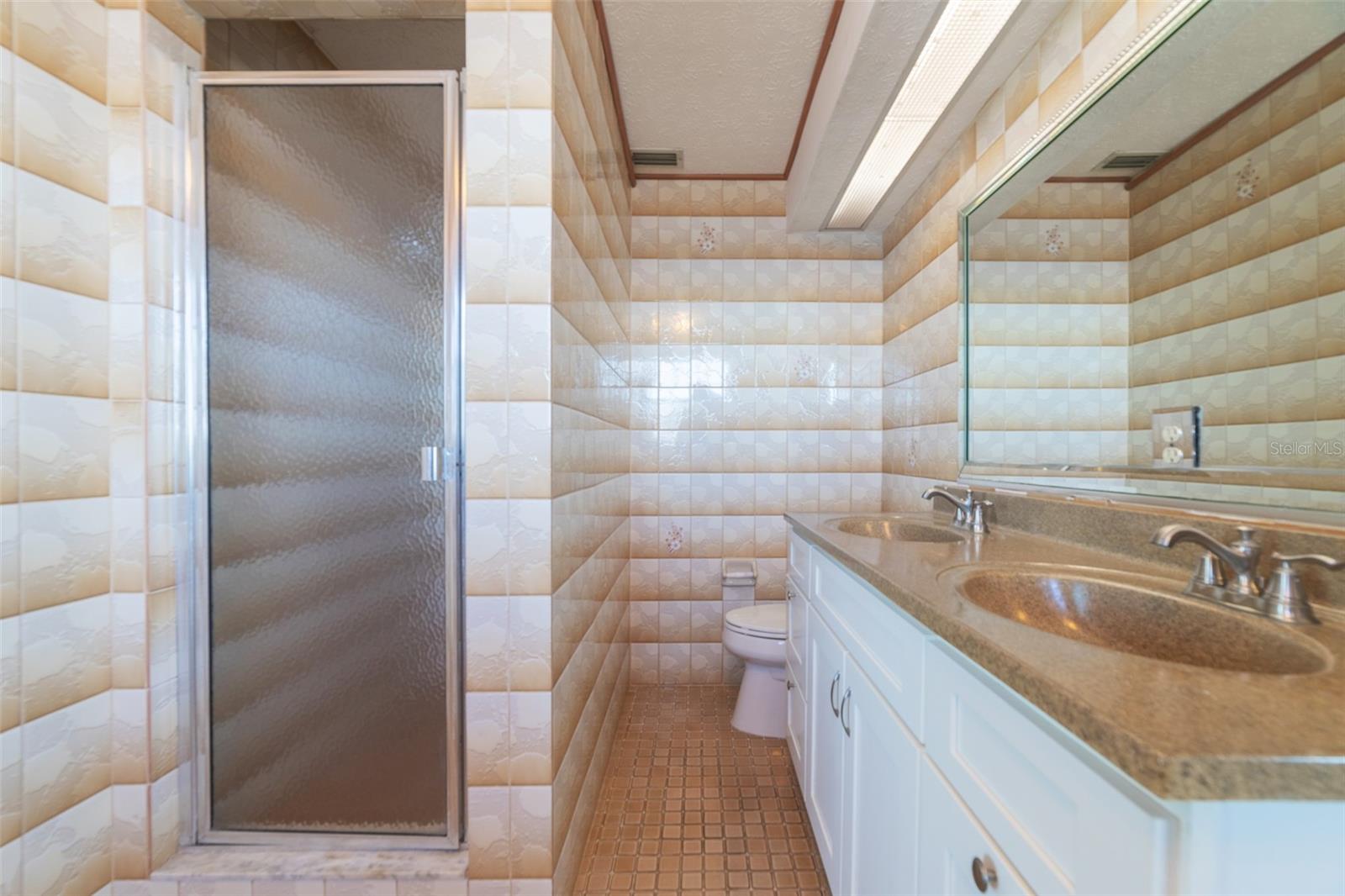 FLOR A MAR - Residential Lease