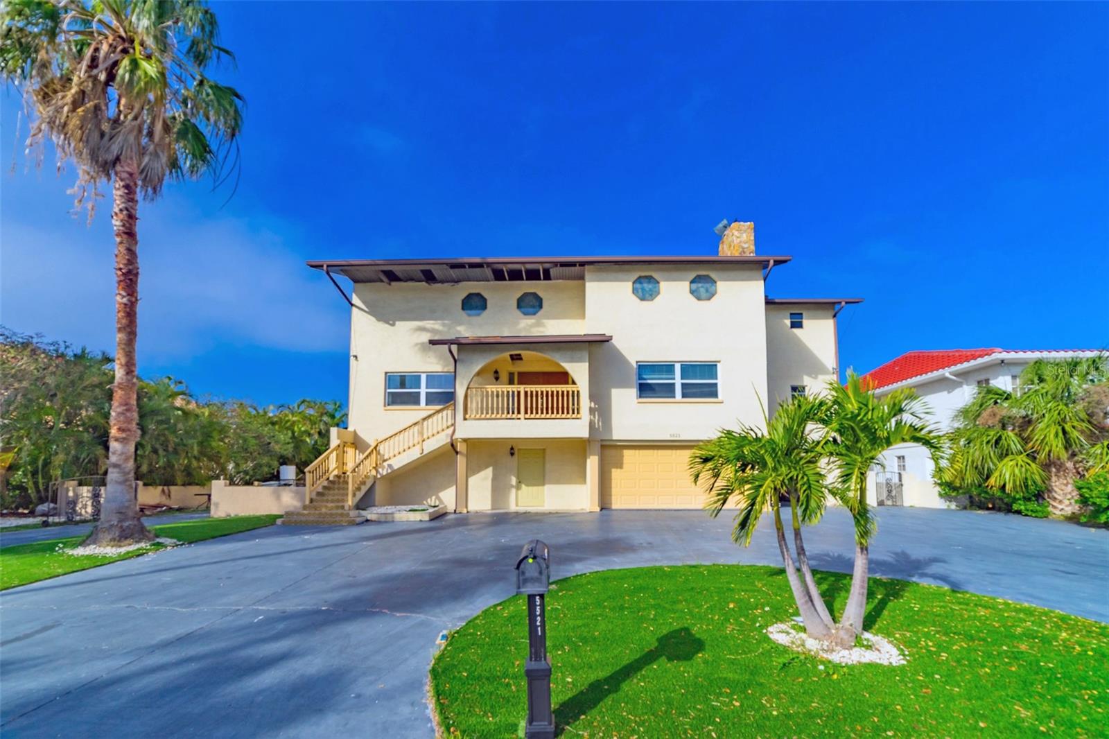 FLOR A MAR - Residential Lease