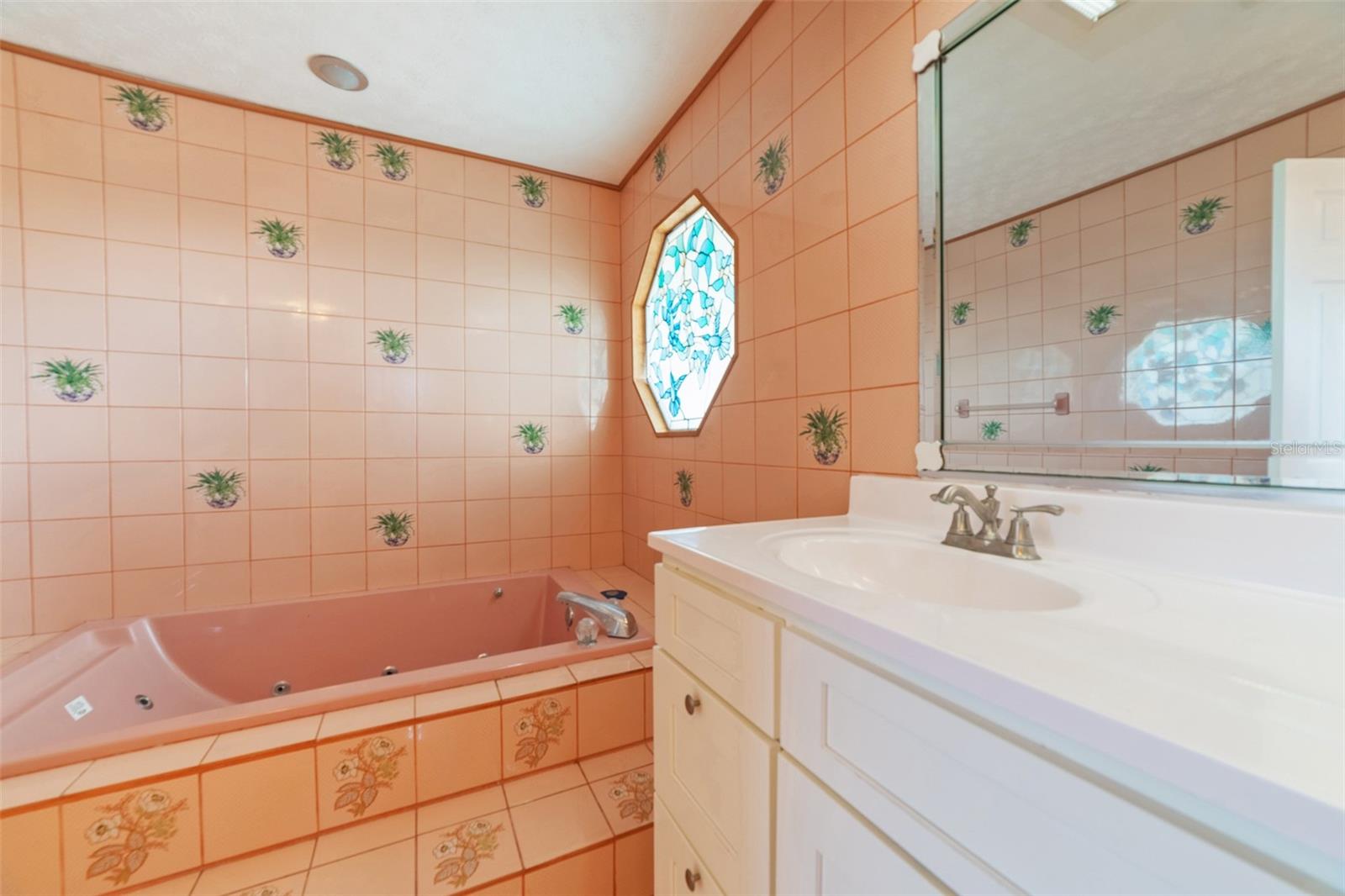 FLOR A MAR - Residential Lease