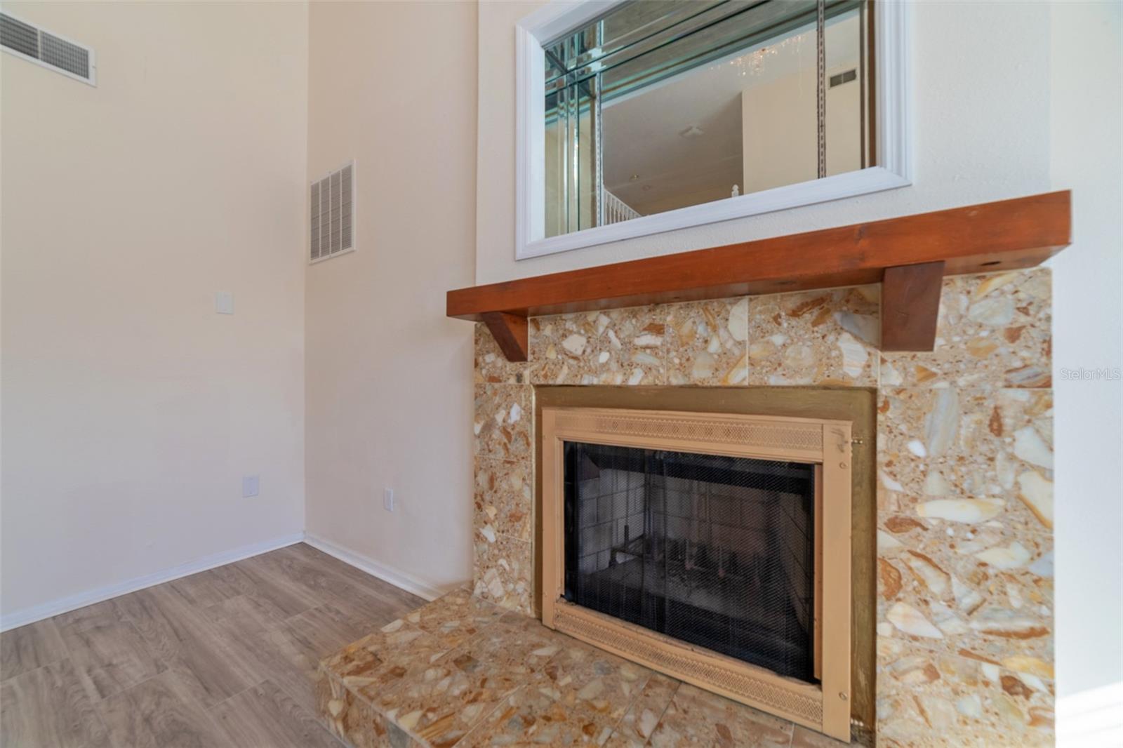 FLOR A MAR - Residential Lease