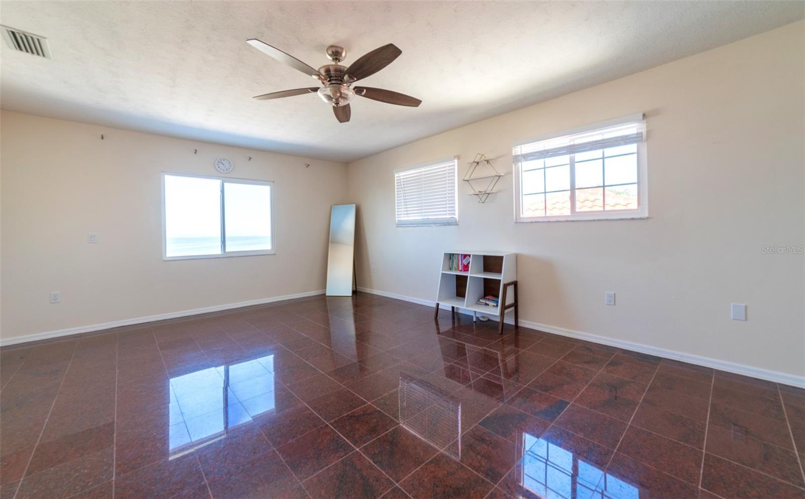 FLOR A MAR - Residential Lease