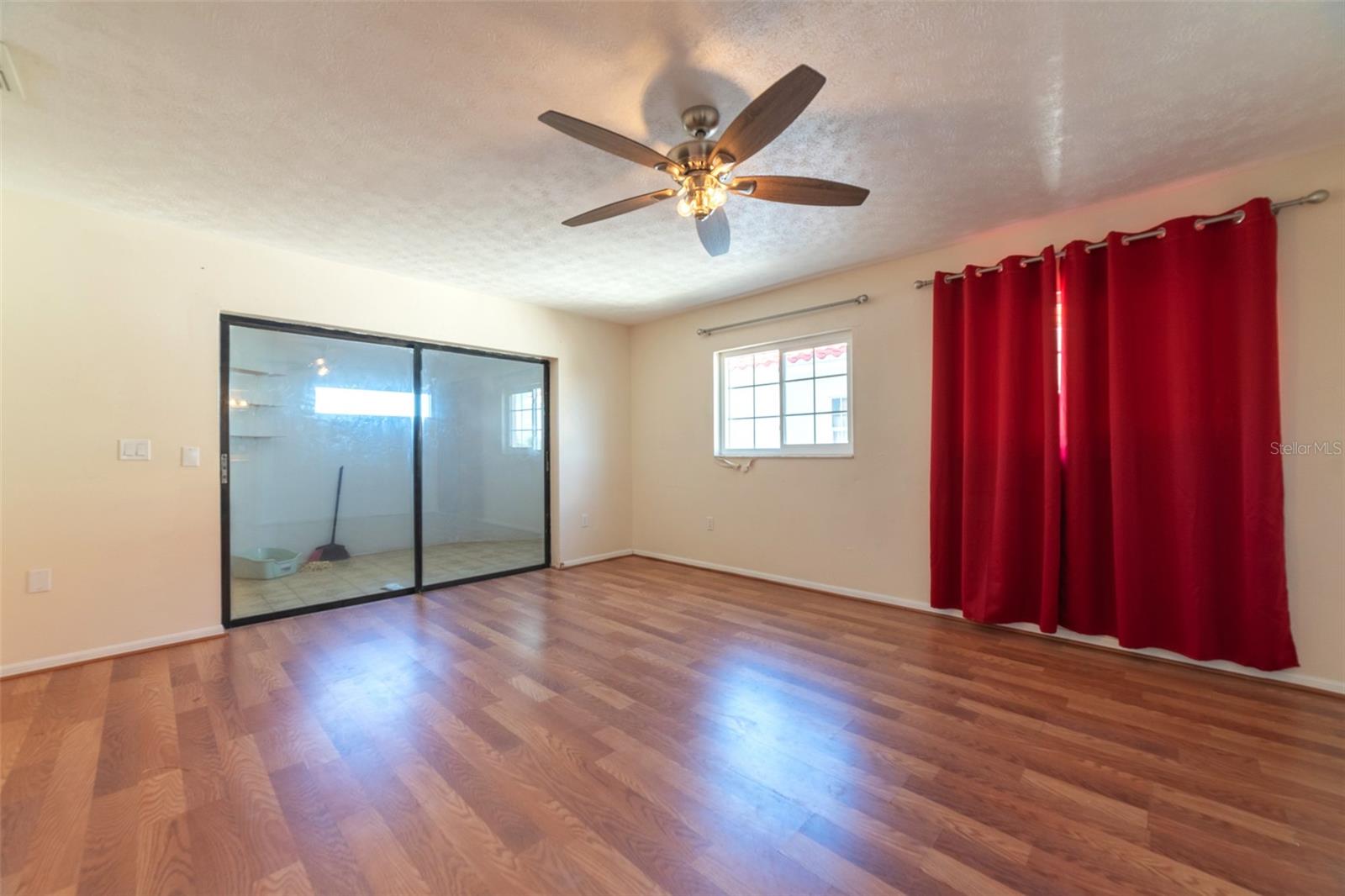 FLOR A MAR - Residential Lease