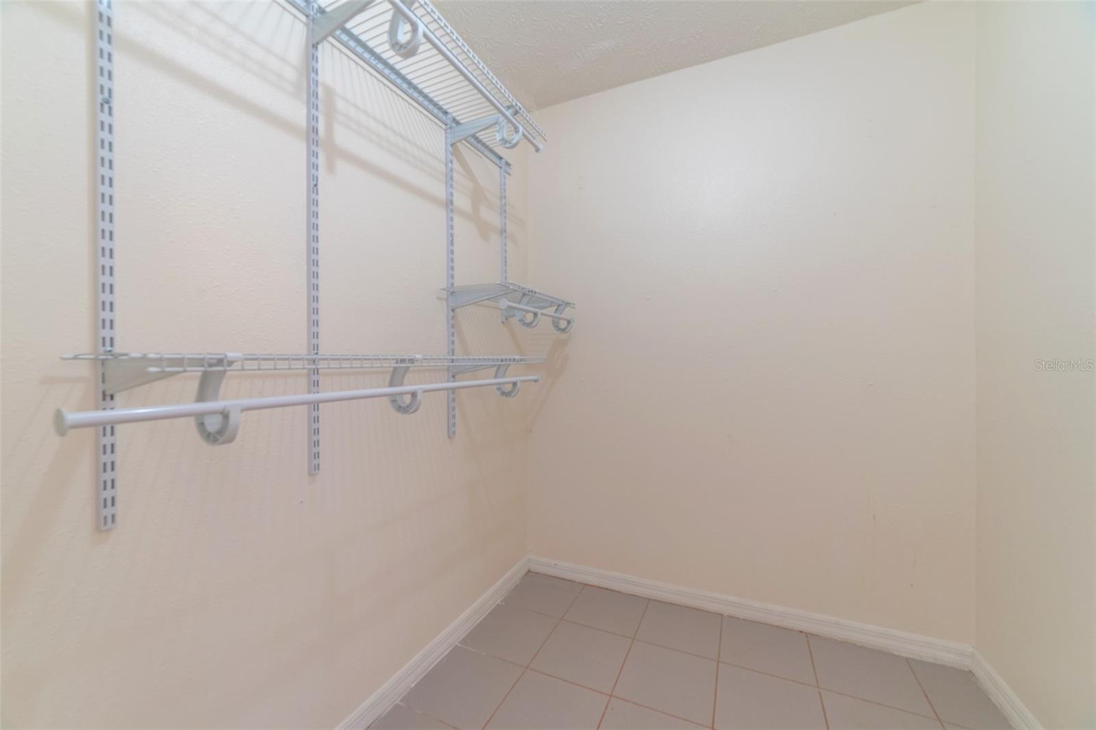 FLOR A MAR - Residential Lease