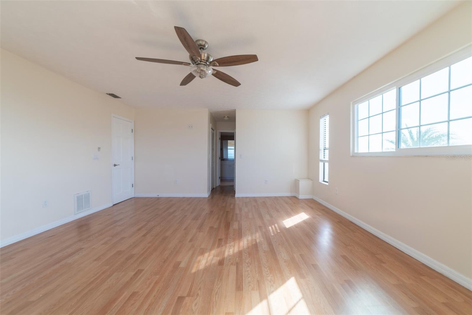 FLOR A MAR - Residential Lease