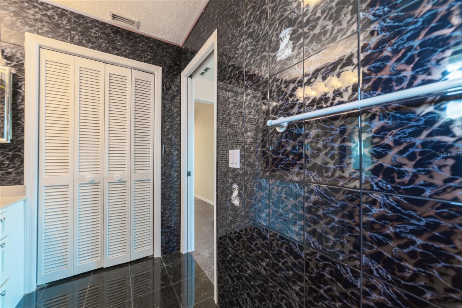 FLOR A MAR - Residential Lease