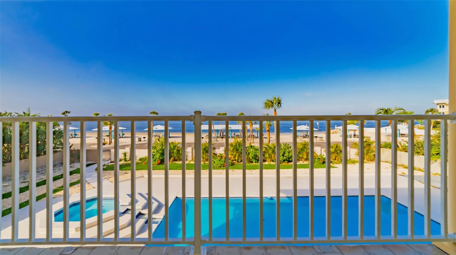 FLOR A MAR - Residential Lease