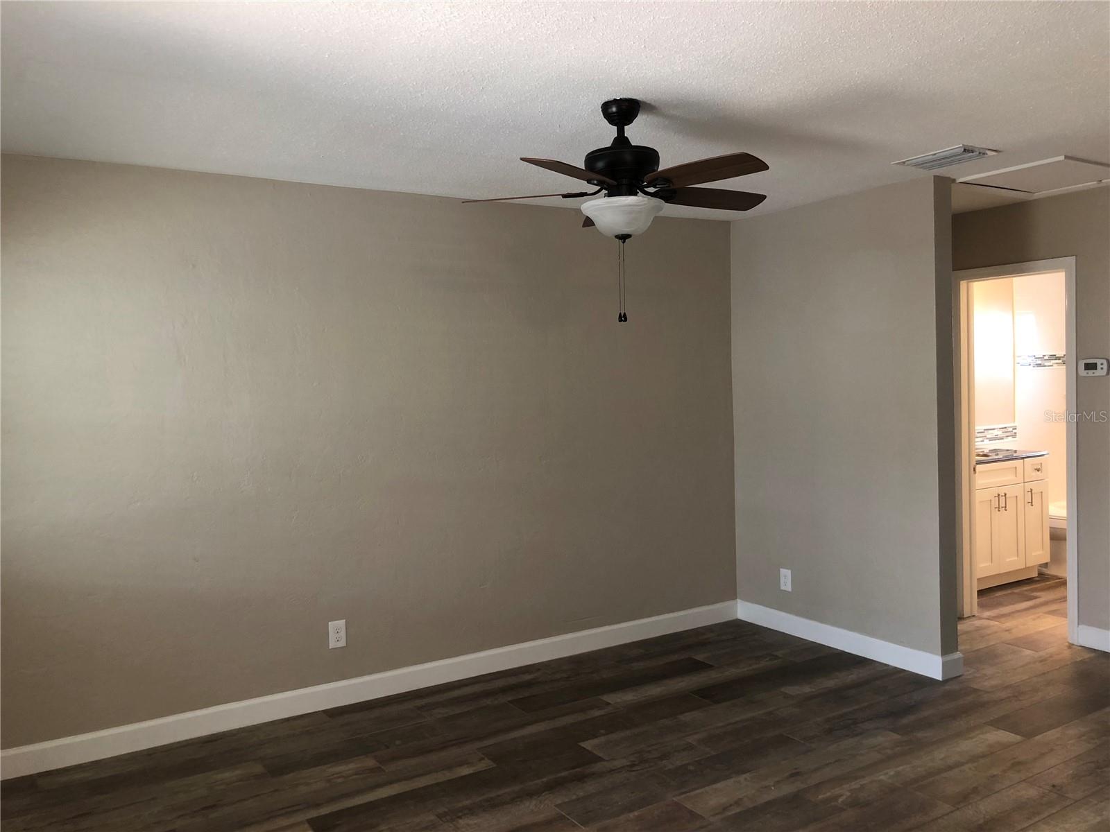 EAGLE CREST - Residential Lease