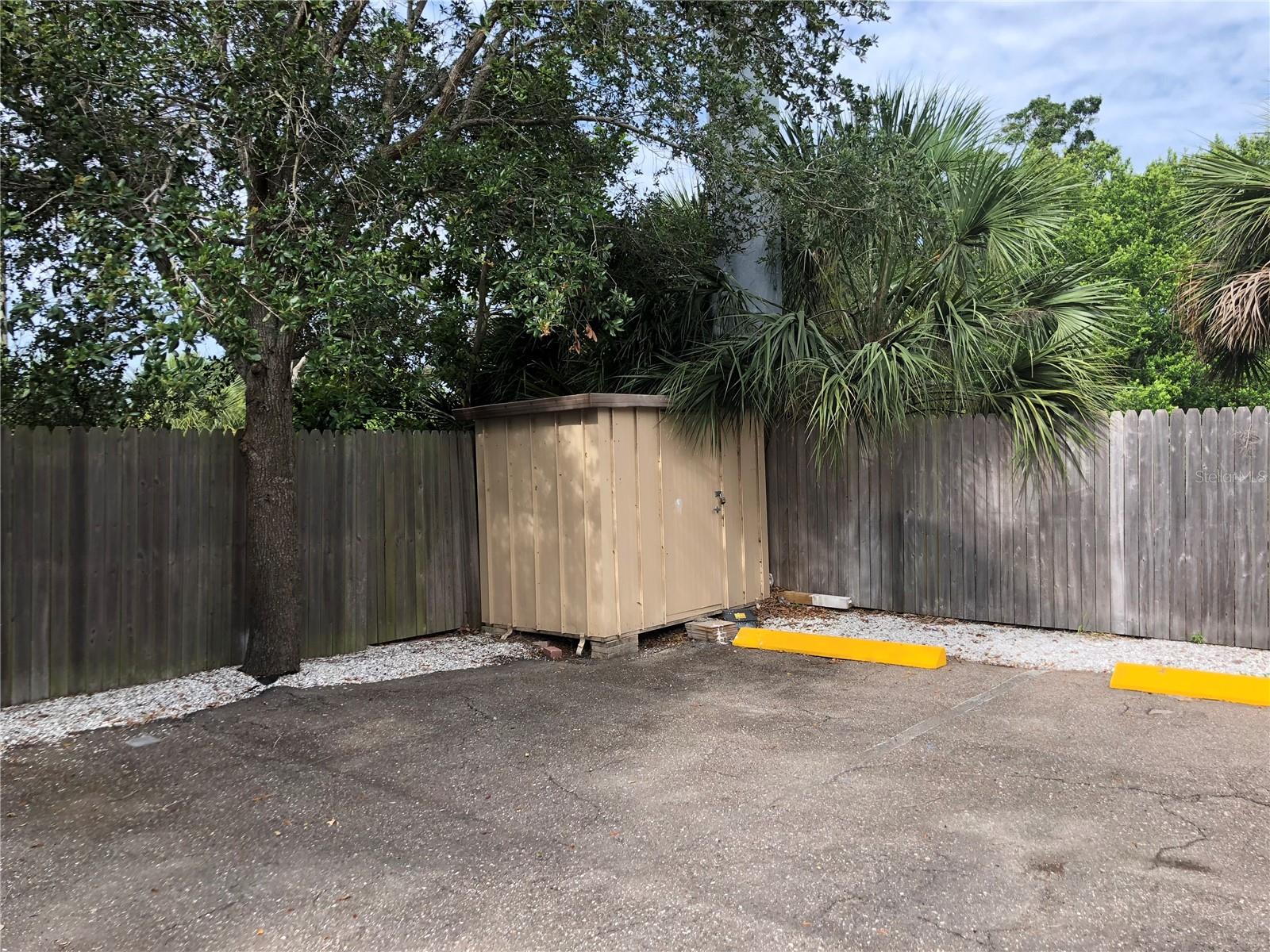 EAGLE CREST - Residential Lease