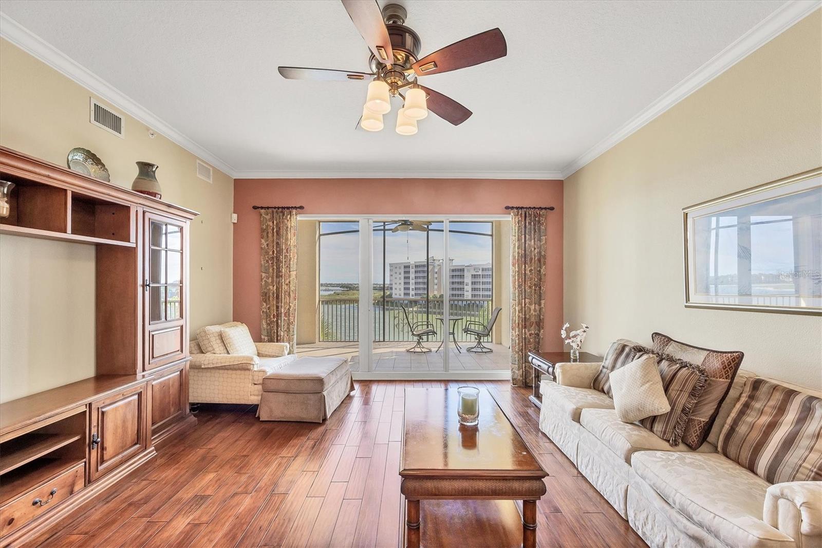 WATERCREST CONDOMINIUM - Residential