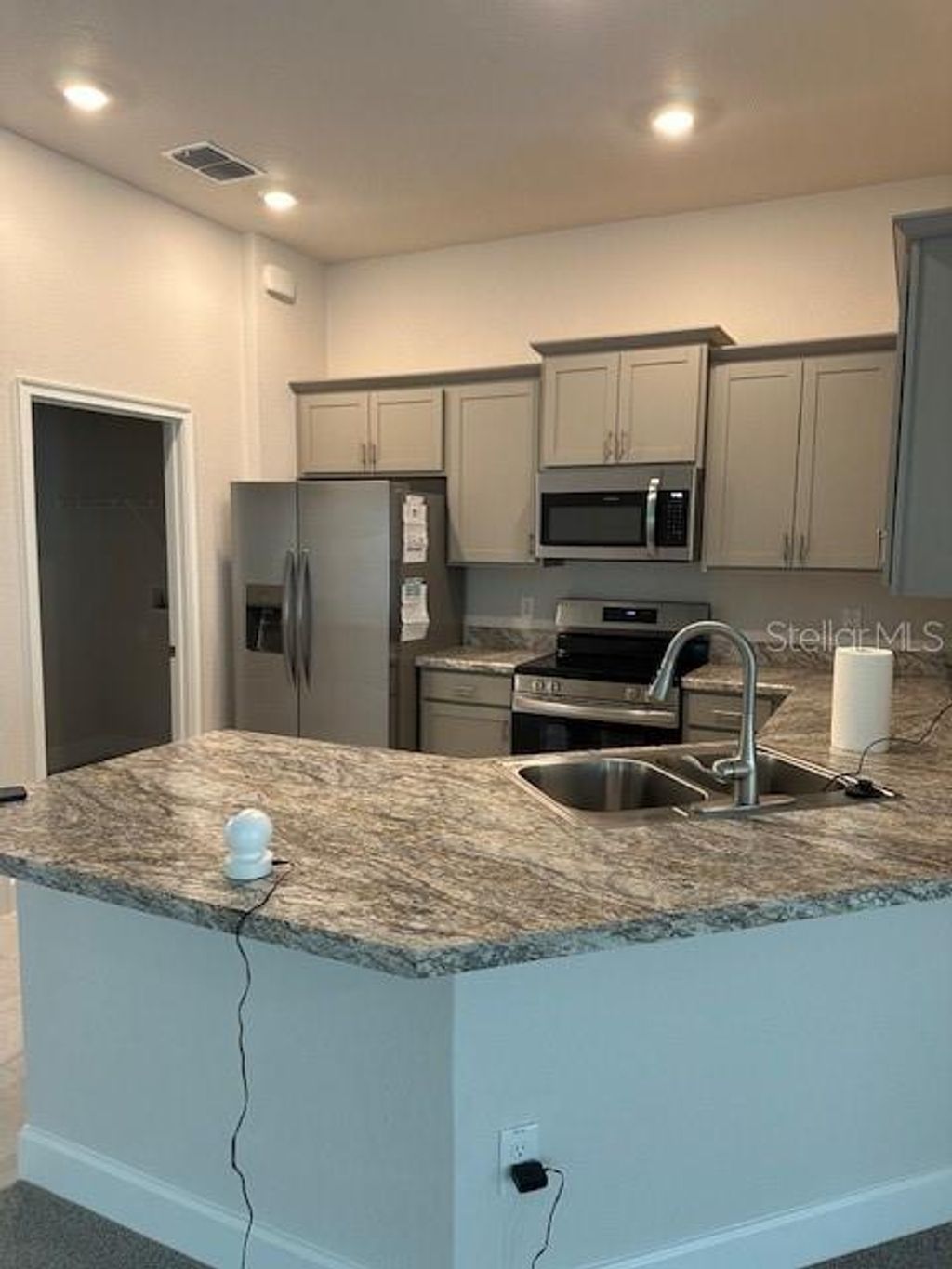 Photo of 4586 SE 25th Loop, Ocala, FL 34480 (MLS # O6307895)