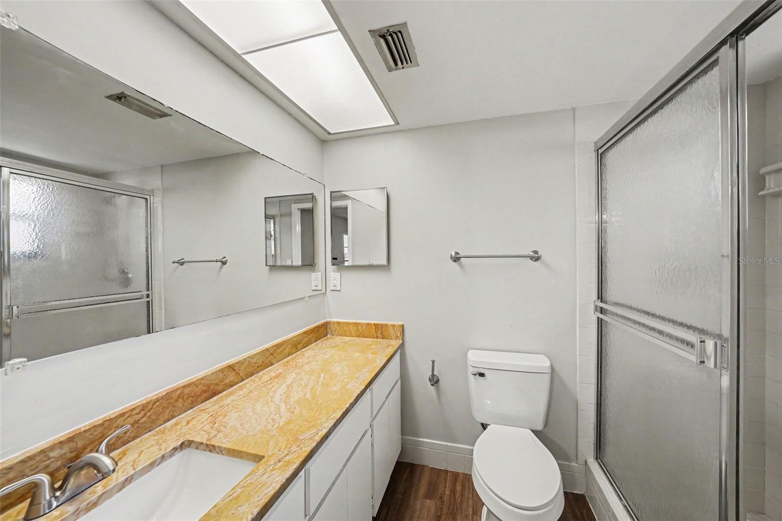EXECUTIVE WOODS - Residential