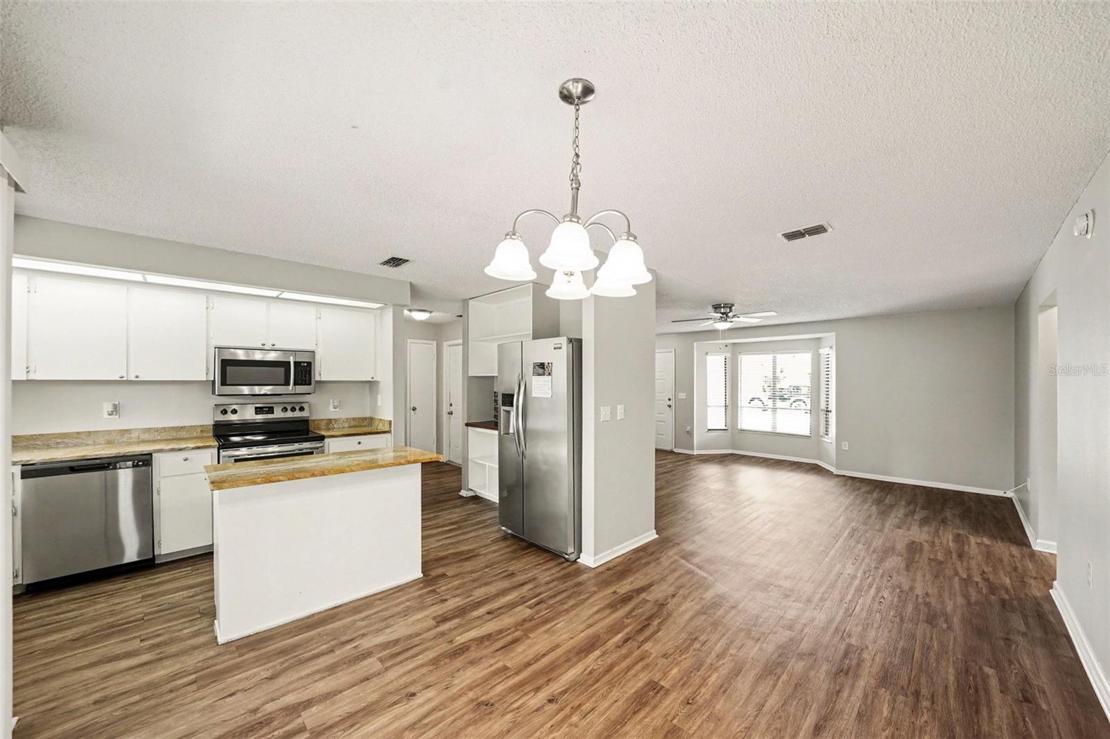 EXECUTIVE WOODS - Residential