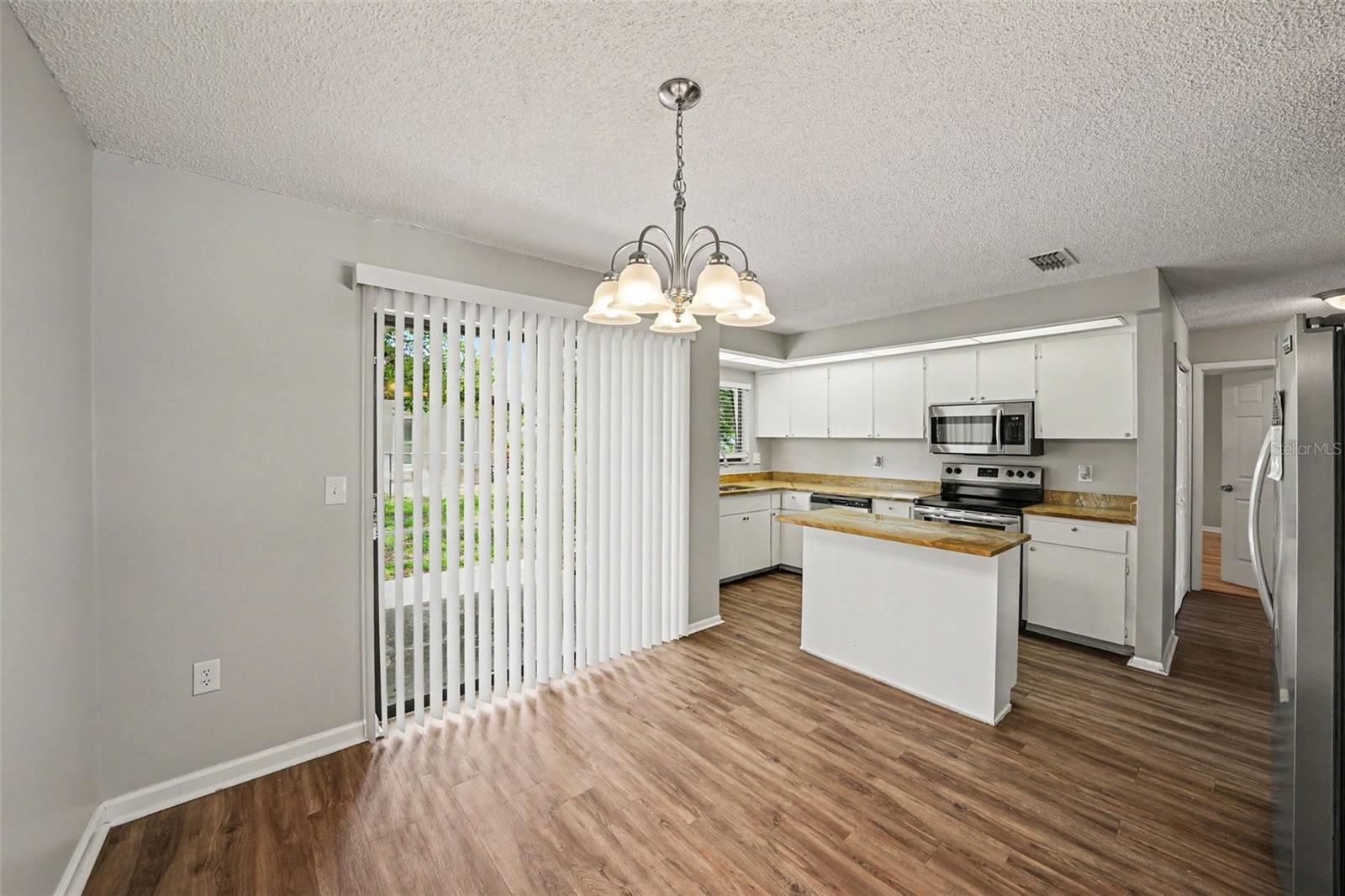 EXECUTIVE WOODS - Residential