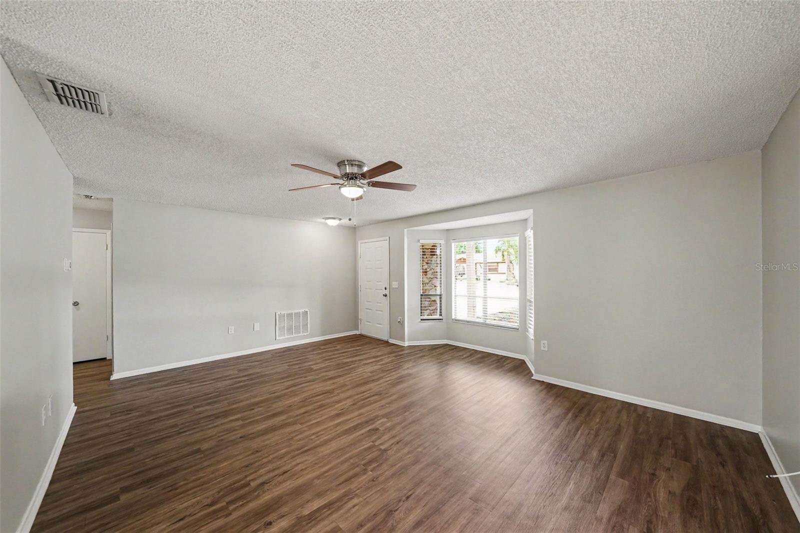 EXECUTIVE WOODS - Residential