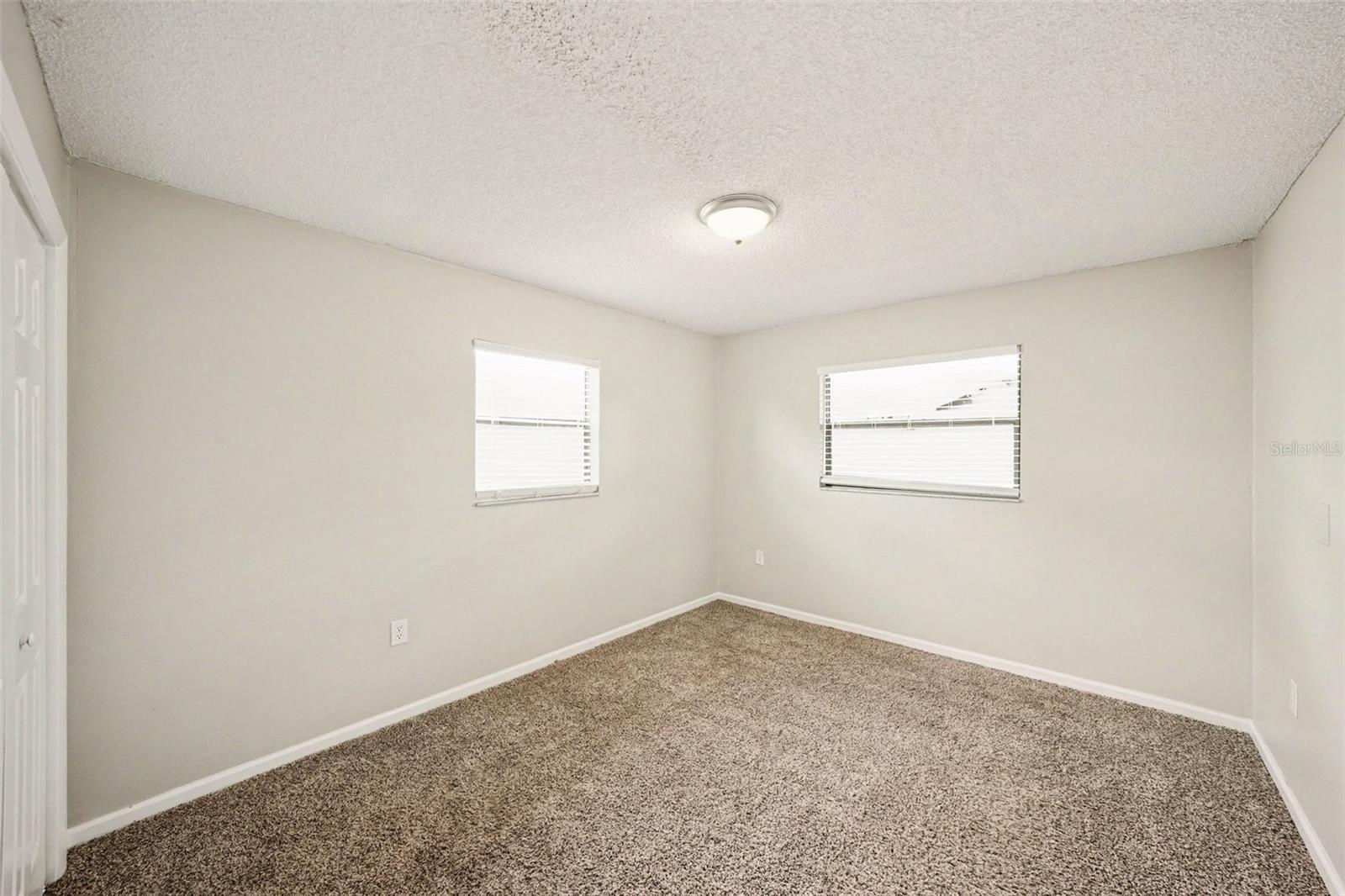 EXECUTIVE WOODS - Residential