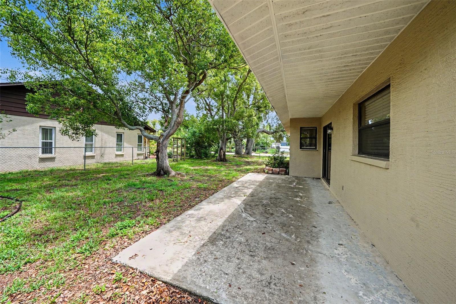 EXECUTIVE WOODS - Residential