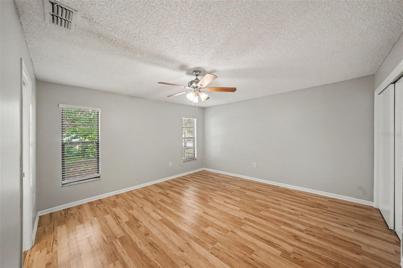 EXECUTIVE WOODS - Residential