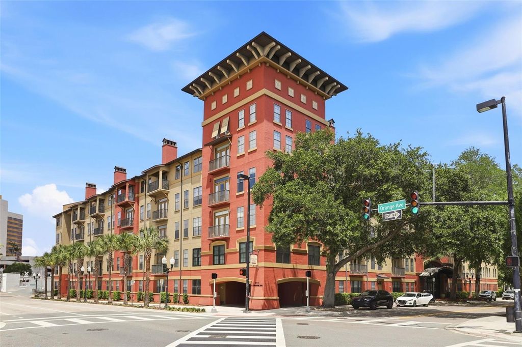 Photo of 911 N Orange Avenue #321, Orlando, FL 32801 (MLS # S5149073)