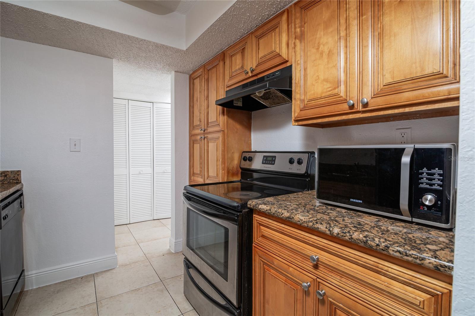 MILLENNIUM PALMS - Residential Lease