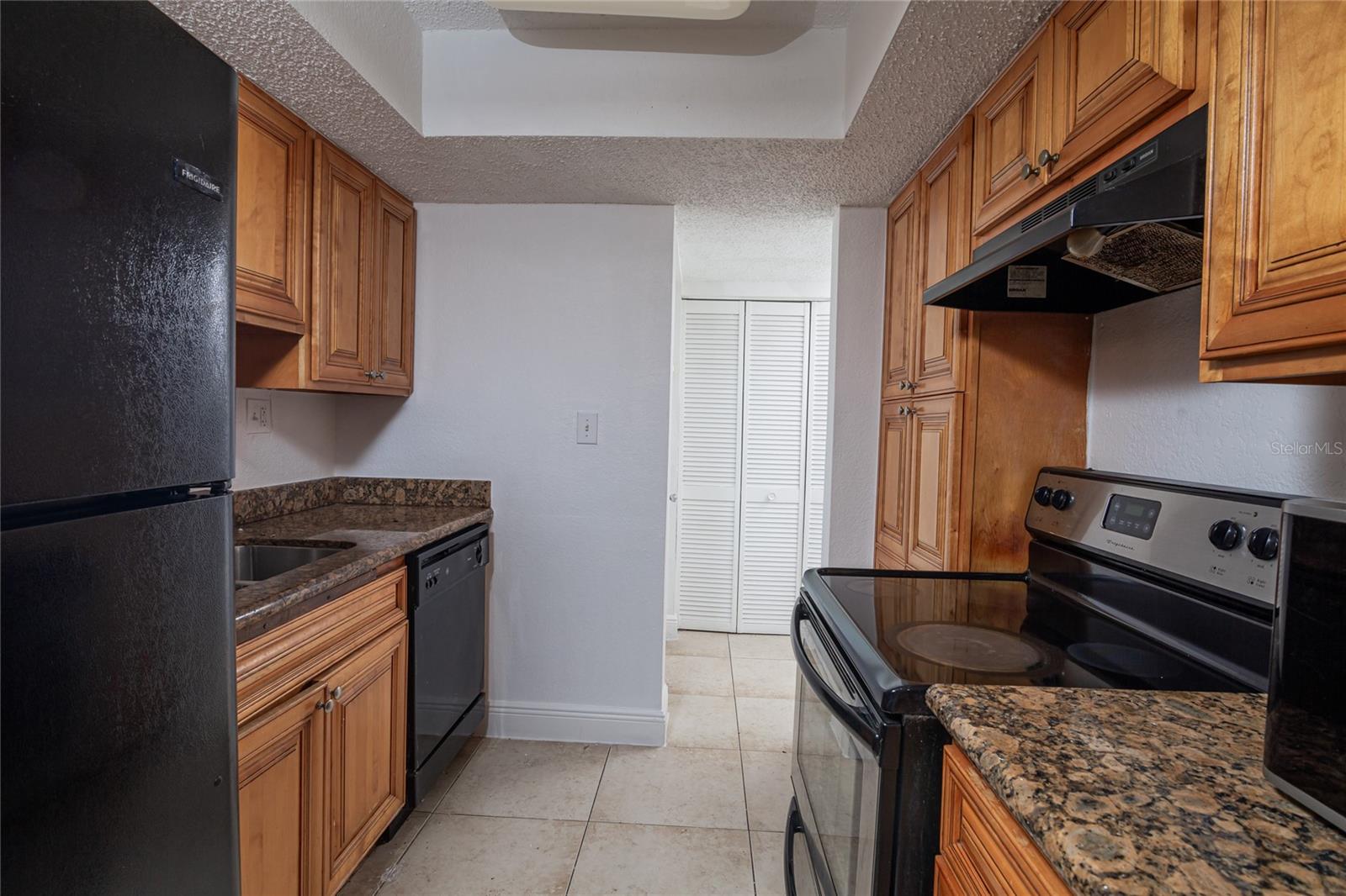 MILLENNIUM PALMS - Residential Lease