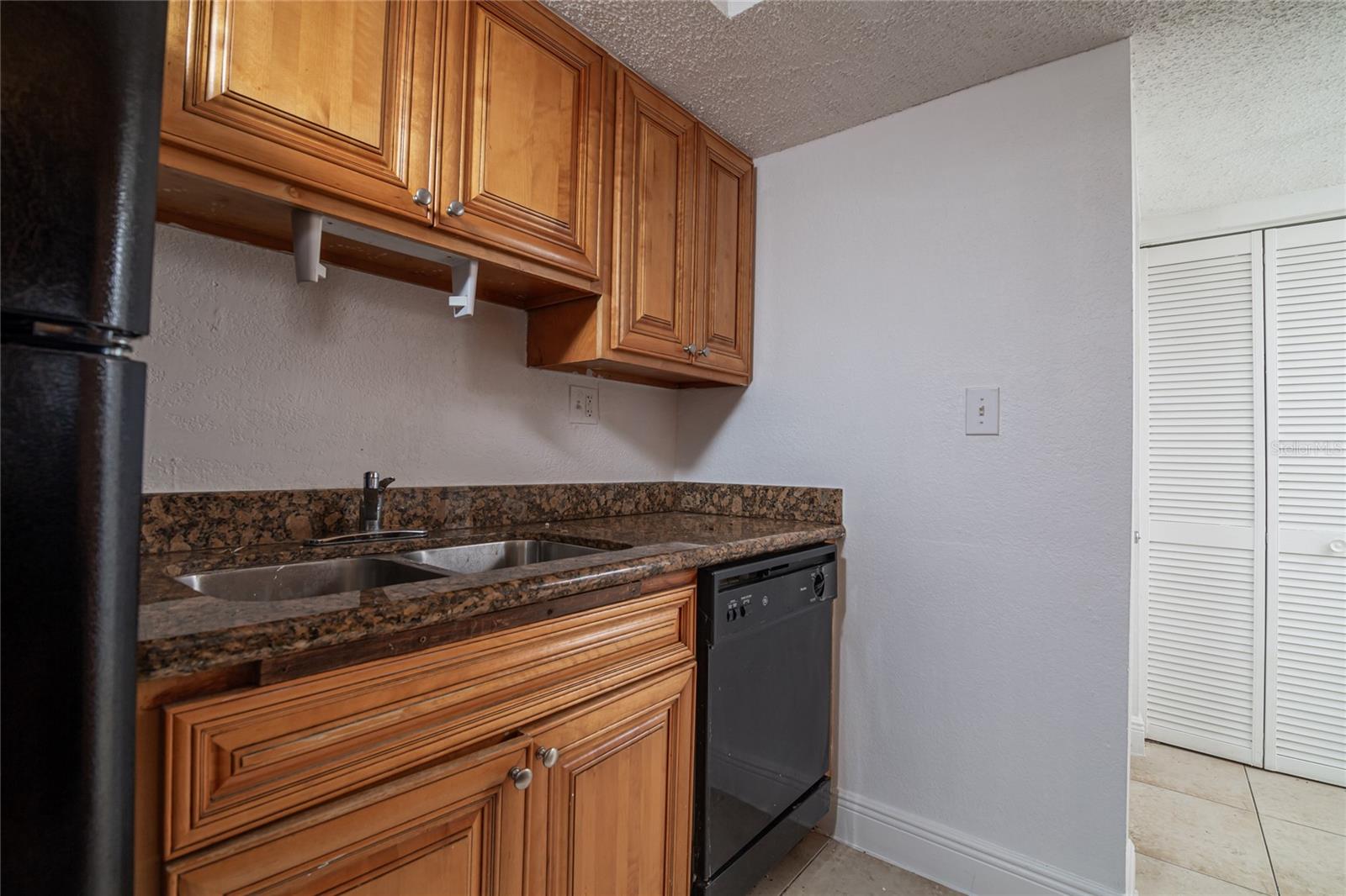 MILLENNIUM PALMS - Residential Lease