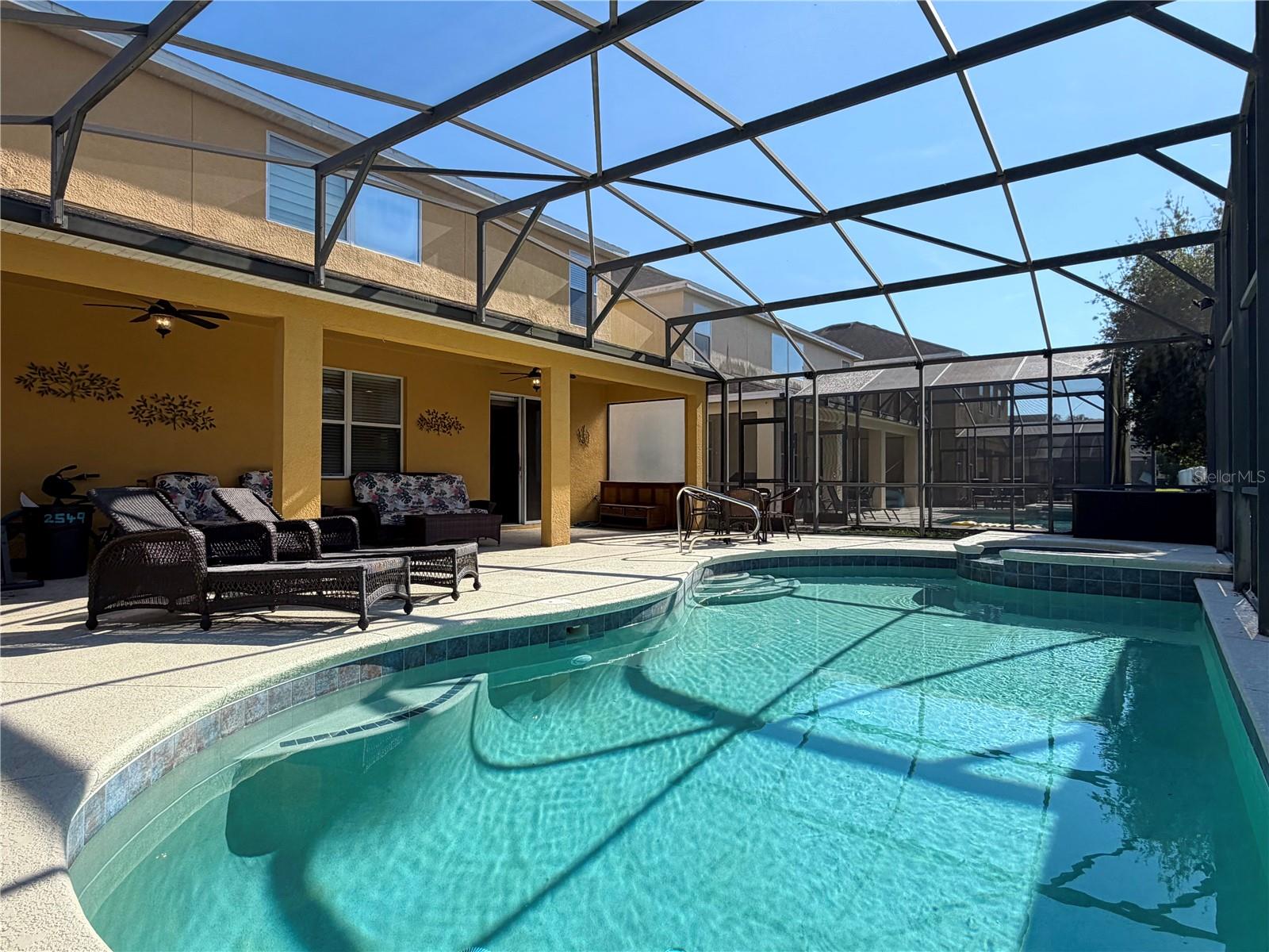 VERANDA PALMS - Residential