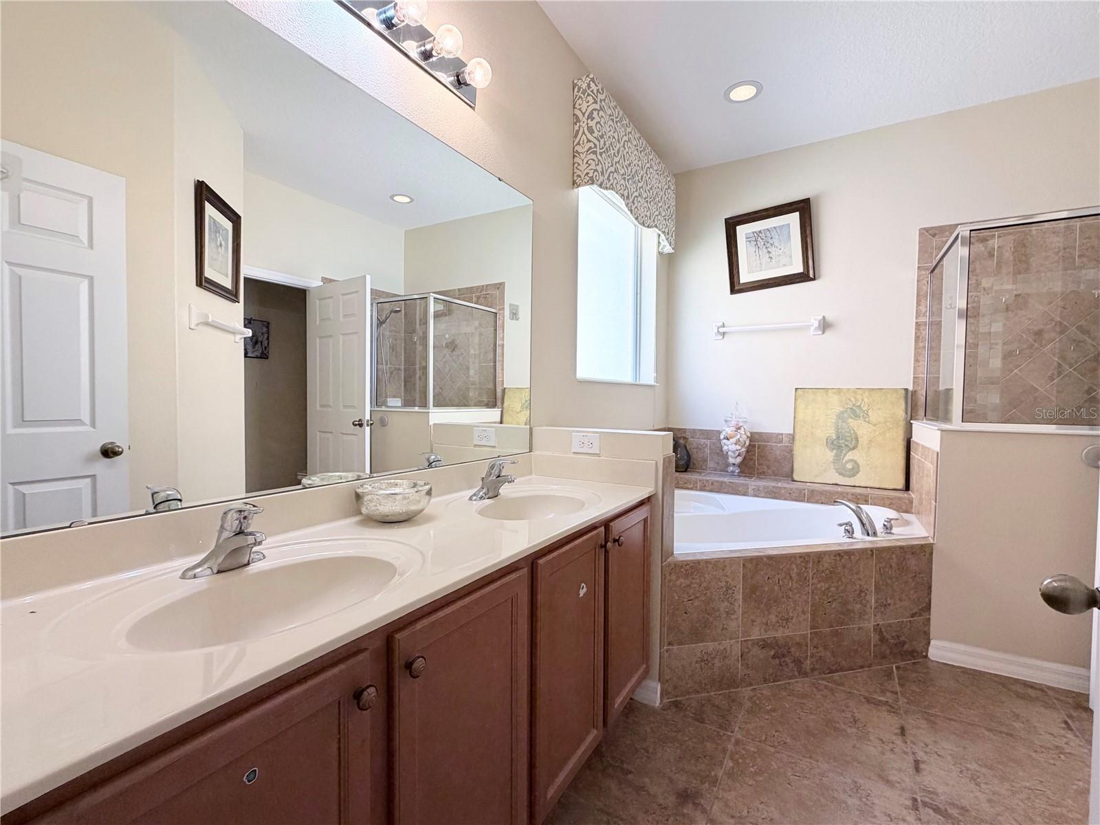 VERANDA PALMS - Residential