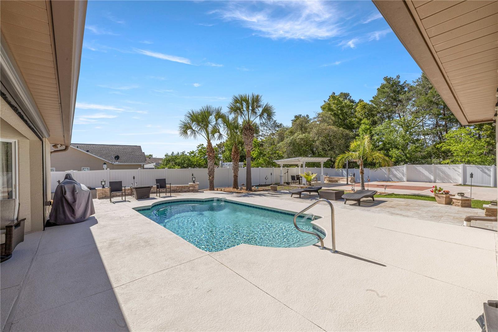 KINGSLAND COUNTRY ESTATES - Residential