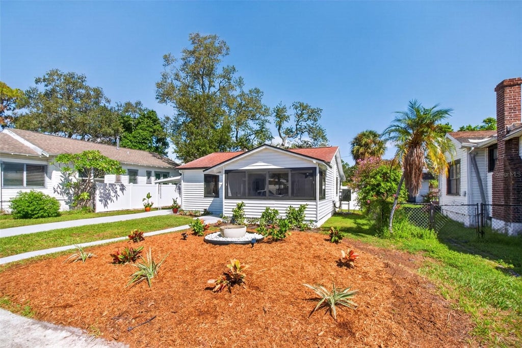 Photo of 711 19th Avenue S, St Petersburg, FL 33705 (MLS # TB8550480)