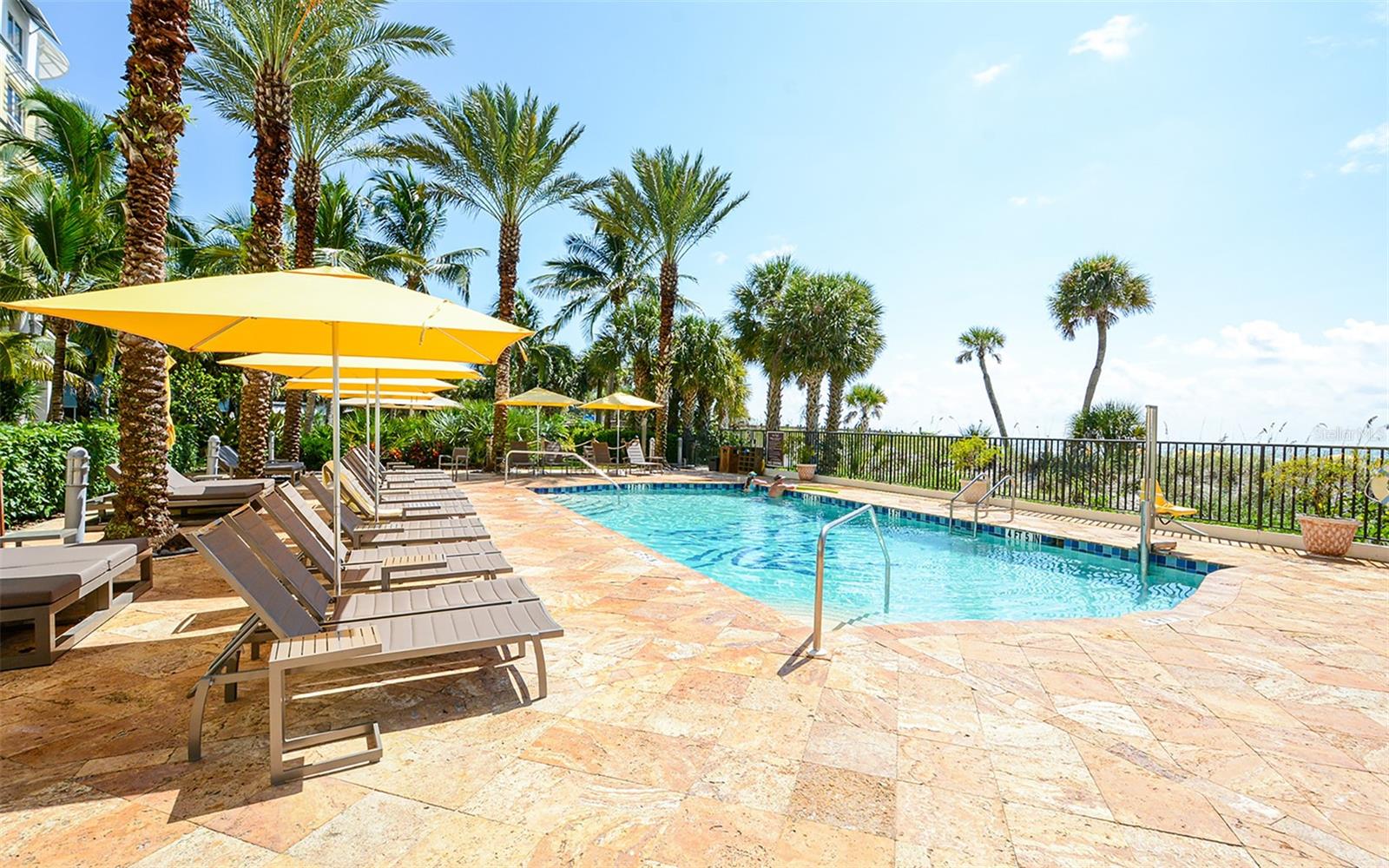 SIESTA KEY BEACH RESIDENCES - Residential