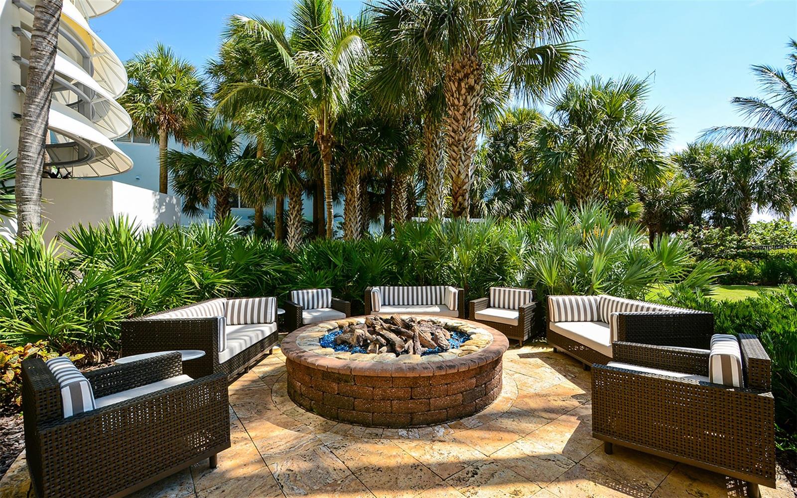 SIESTA KEY BEACH RESIDENCES - Residential