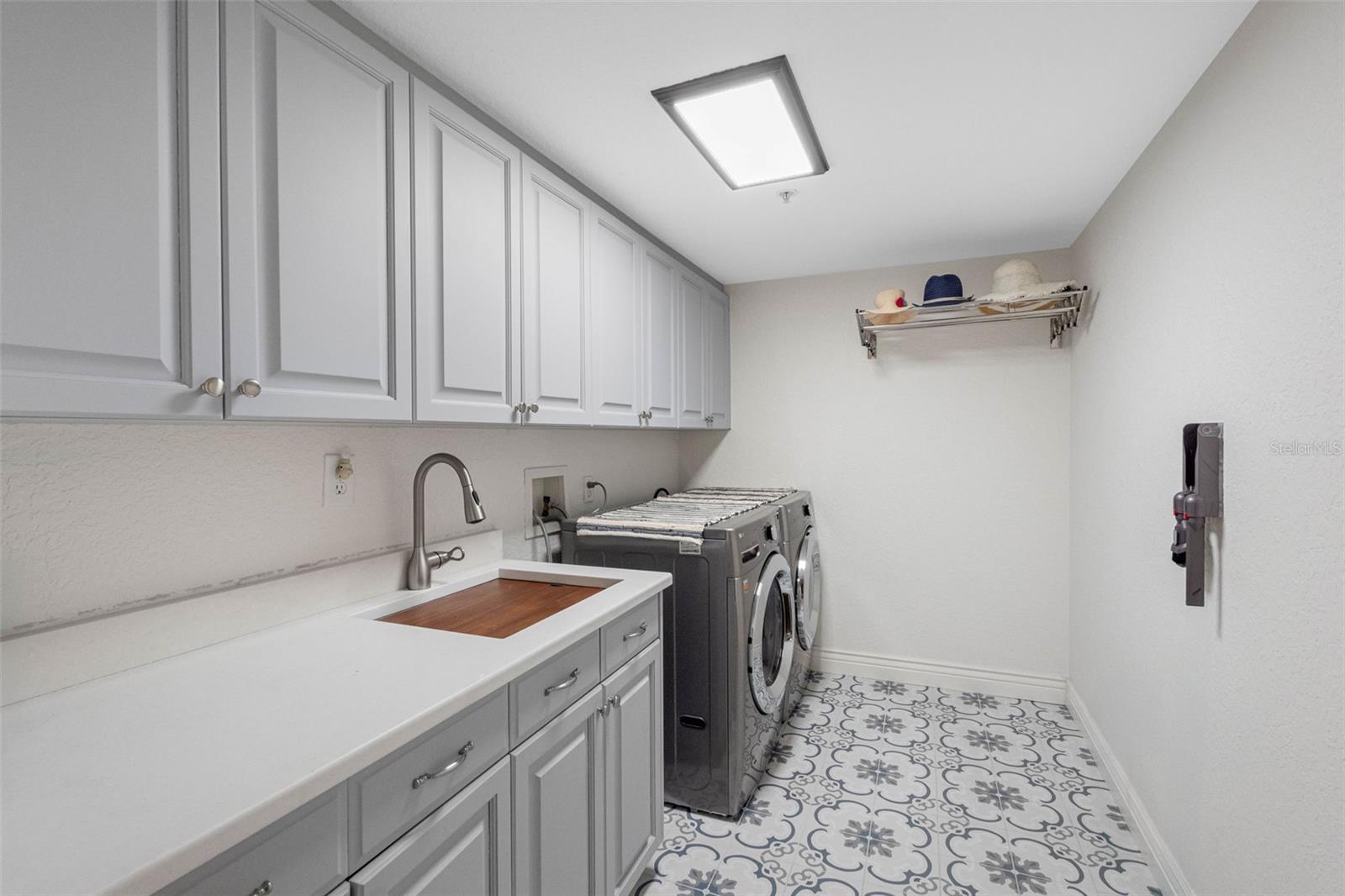 MARQUESA CONDO - Residential