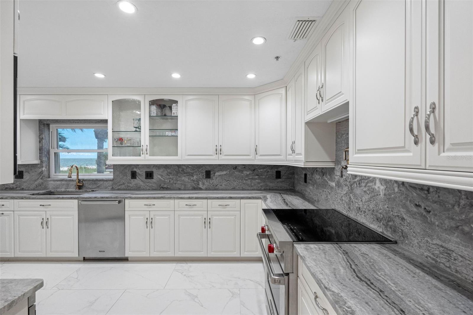 MARQUESA CONDO - Residential