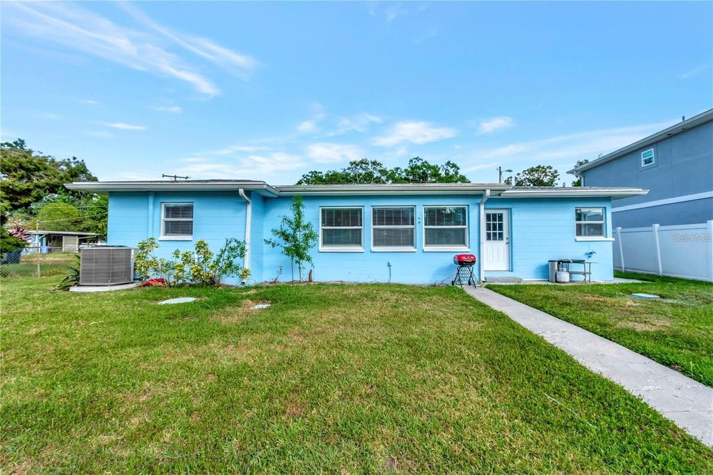 Photo of 4512 26th Avenue S, Tampa, FL 33619 (MLS # A4695330)