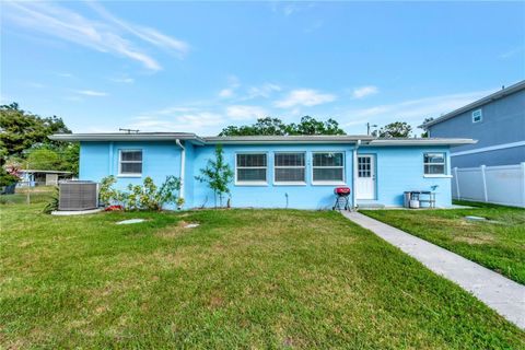 Photo of 4512 26th Avenue S, Tampa, FL 33619 (MLS # A4695330)
