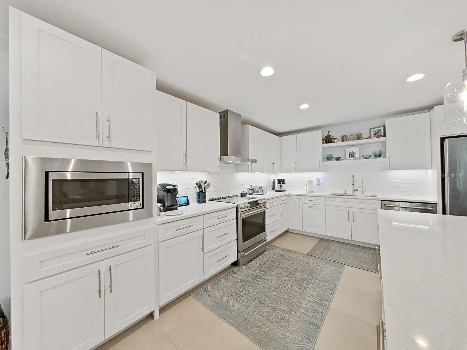 920 N OSCEOLA AVENUE 201