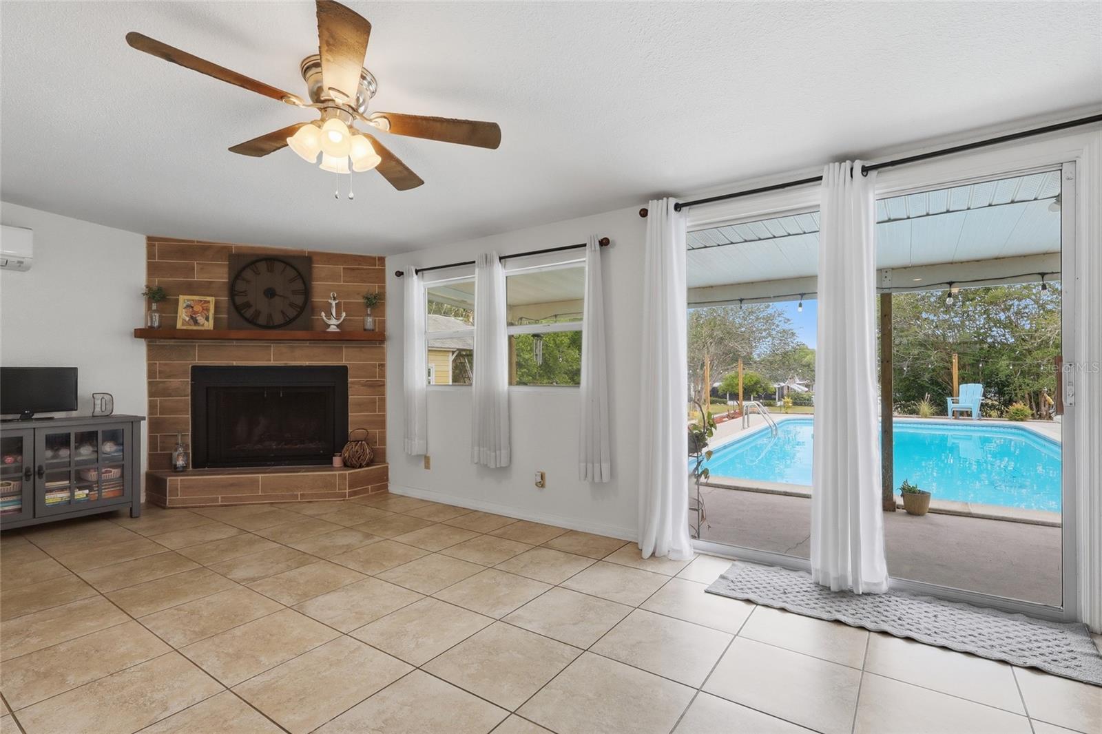 HICKORY HILLS - Residential