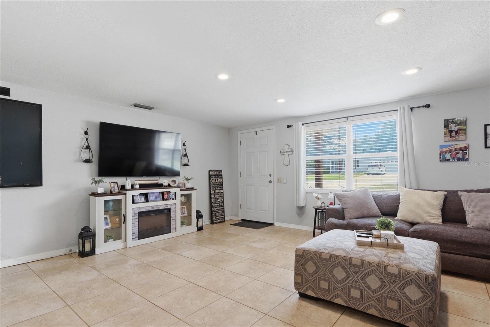 HICKORY HILLS - Residential