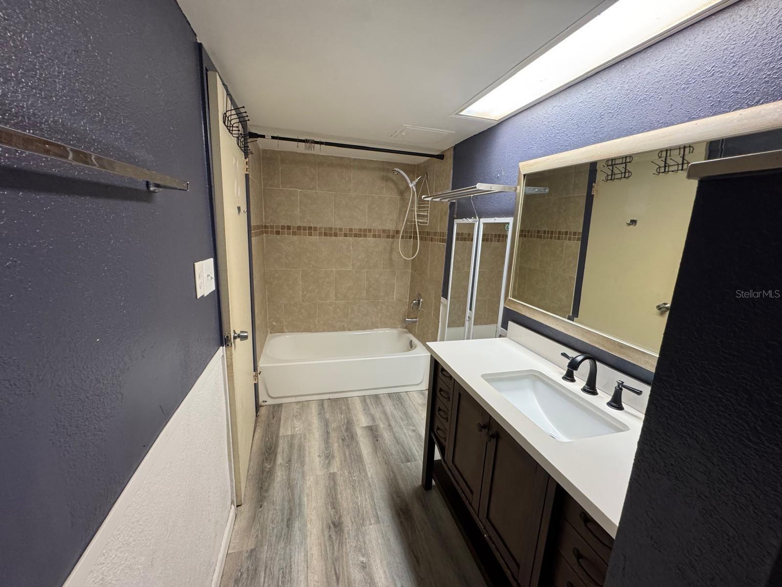 ALLIANCE CONDO - Residential