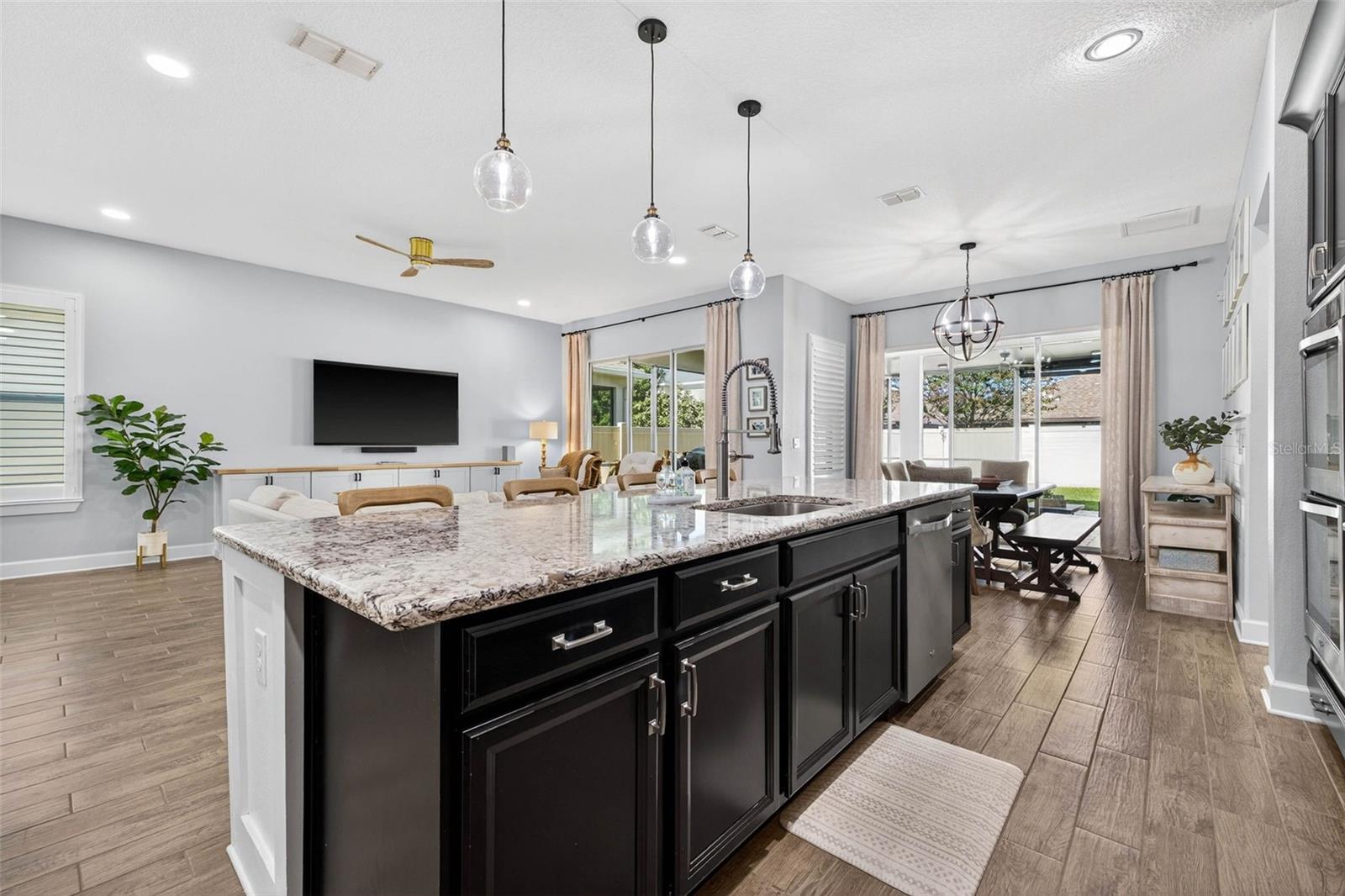 MARIPOSA PH 2A & 2B - Residential Lease