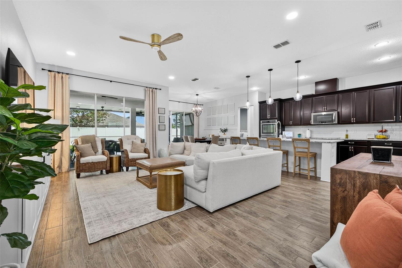 MARIPOSA PH 2A & 2B - Residential Lease