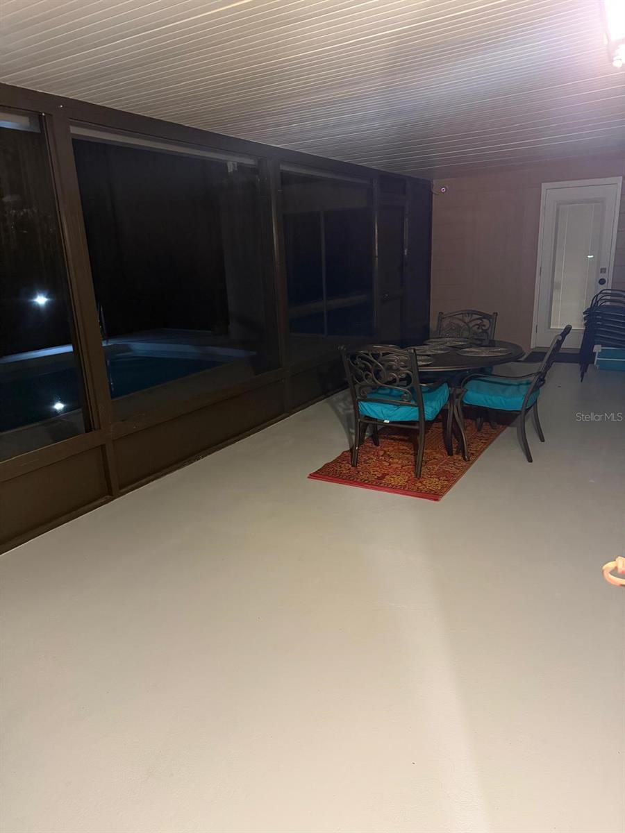 THE LAKES - Residential