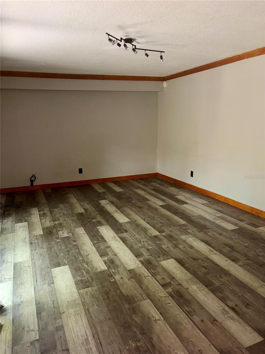 5308 BAMBOO COURT 450