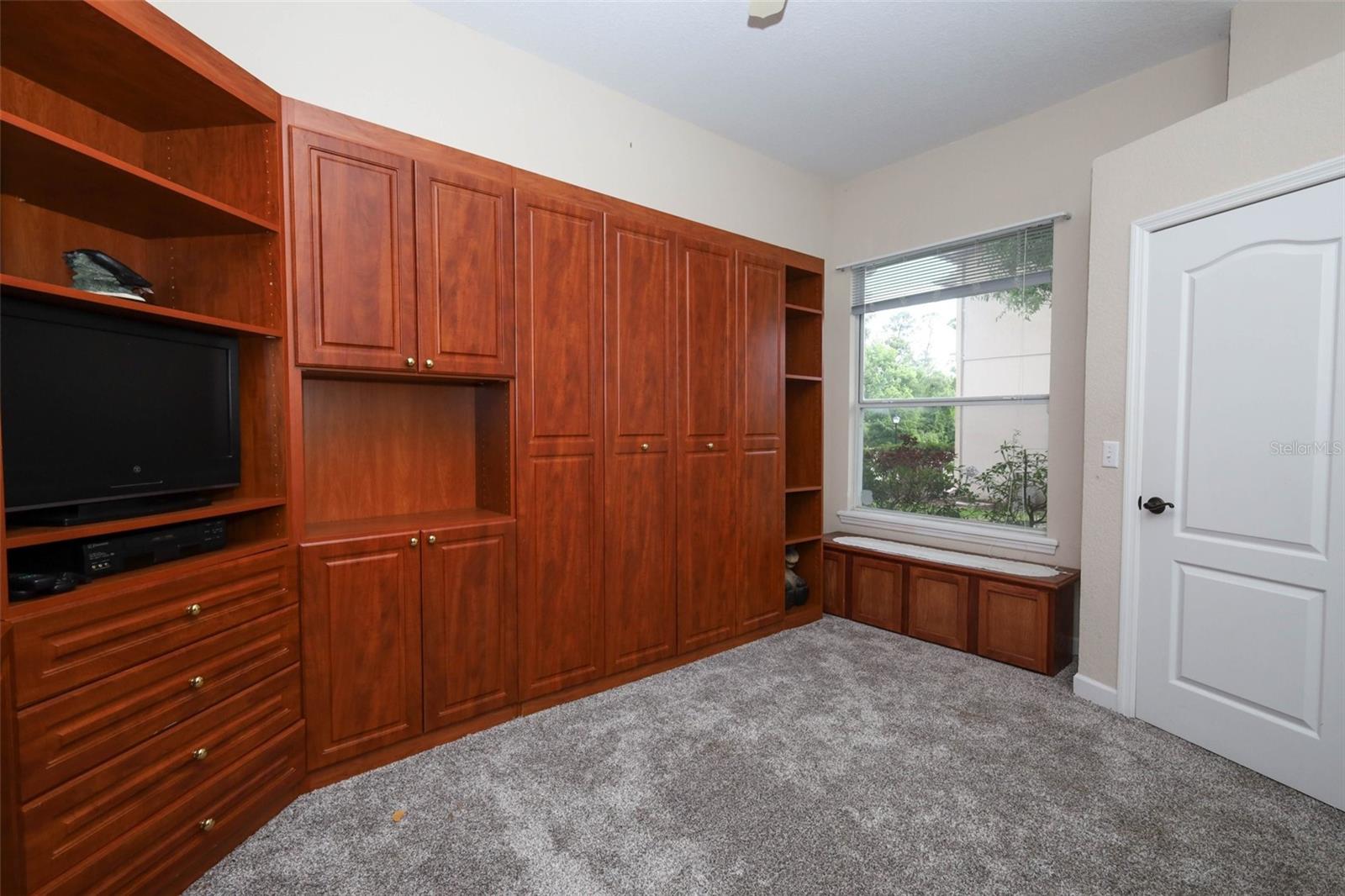 ESTATES AT ALOMA WOODS PH 1 - Residential