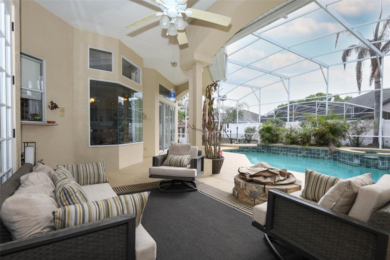 ESTATES AT ALOMA WOODS PH 1 - Residential